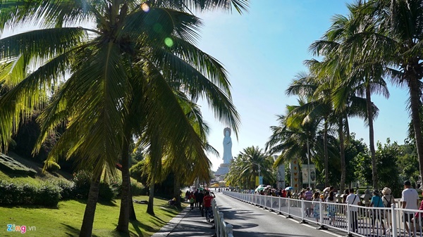 Đến Hải Nam chiêm ngưỡng tượng Quan Âm 3 mặt cao nhất thế giới-1