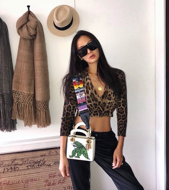 Mỹ nhân giàu có khét tiếng Đài Loan: Cả cha mẹ đều là tỷ phú, 41 tuổi vẫn quyến rũ khó tin-35