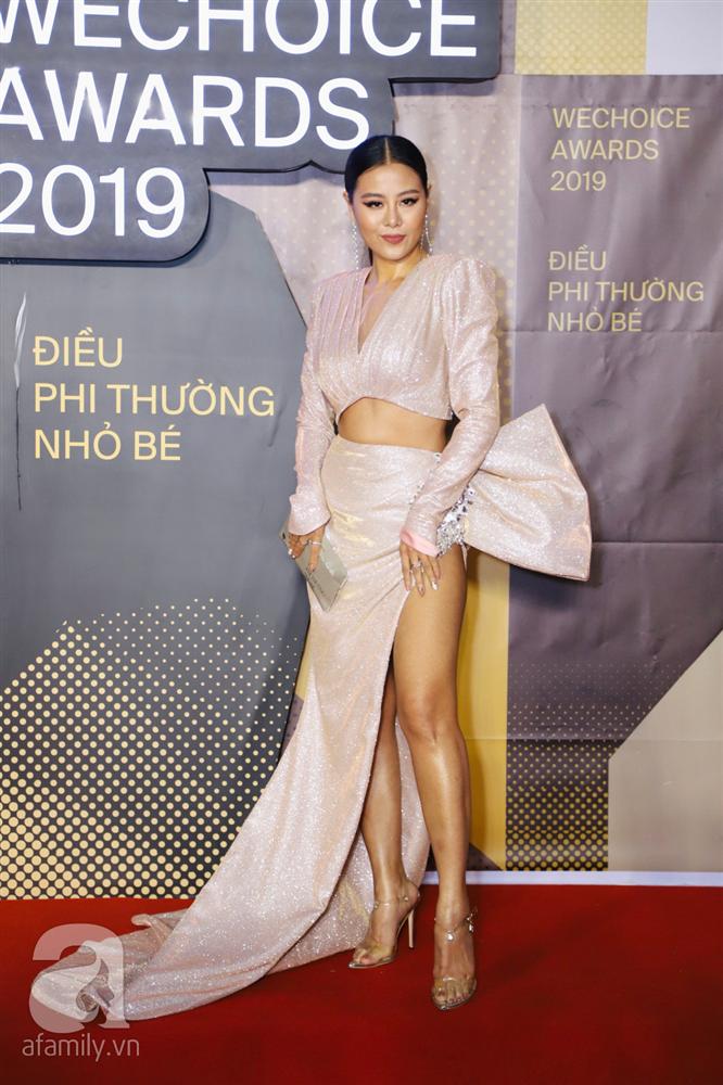 Chẳng đụng trang phục, loạt mỹ nhân Việt lại đụng nhau công thức khoe dáng tại thảm đỏ WeChoice Awards 2019-5