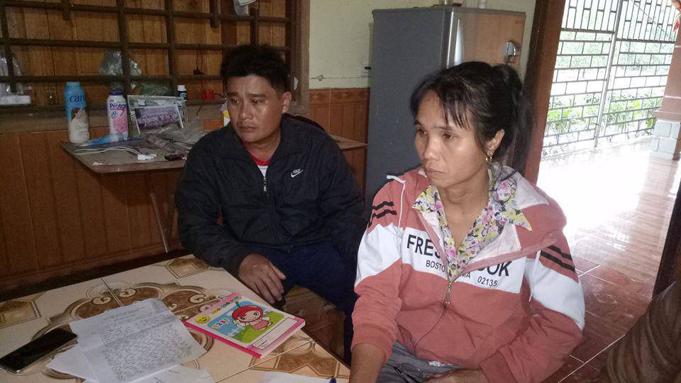 Bé sơ sinh bị bỏ rơi trước nhà cặp vợ chồng hiếm muộn kèm bức thư: Mẹ xin lỗi...-2