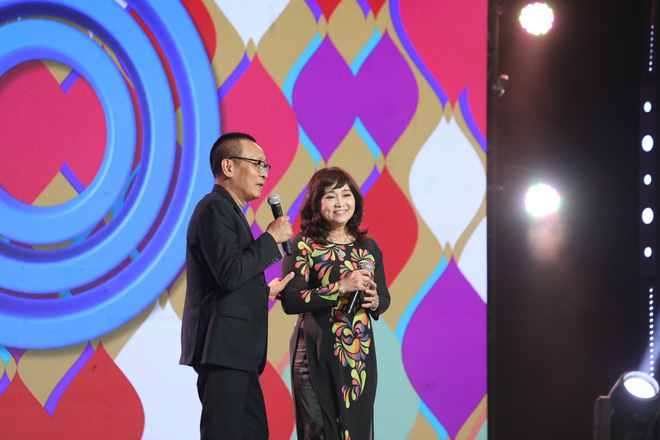 MC Thảo Vân: Tôi bị ném một nửa viên gạch đúng đỉnh đầu, máu chảy đầy mặt-1