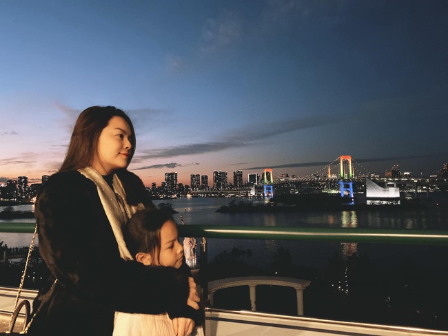 Mặc con gái út nước mắt ngắn dài, Phạm Quỳnh Anh vẫn làm một việc ngay dịp đầu năm nhưng lại được mọi người khen ngợi-2