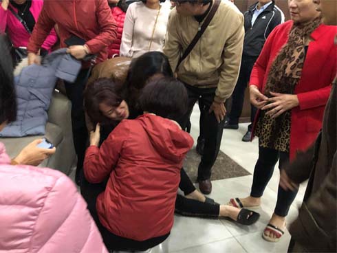 Bé gái 5 tuổi rơi từ tầng 25 chung cư xuống đất tử vong thương tâm-4