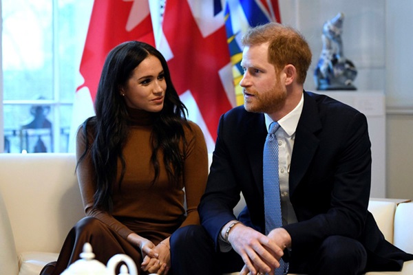 Trước cuộc họp sống còn của nhà Meghan Markle, Nữ hoàng xuất hiện với vẻ mệt mỏi, lộ dấu hiệu bất thường cho thấy bà bị suy sụp như thế nào-2