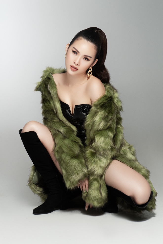 Á hậu Thanh Trang khoe thân hình nóng bỏng-5