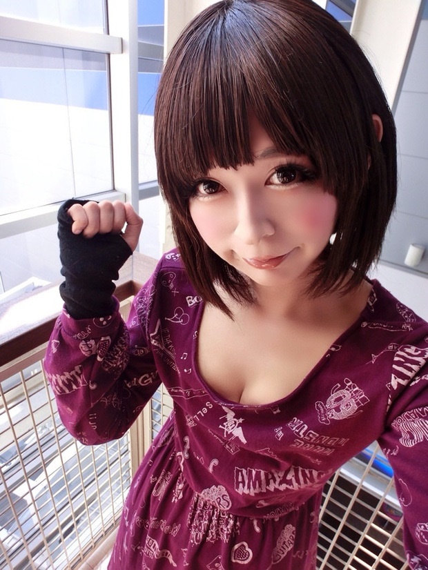 Nam ca sĩ 43 tuổi có sở thích hoá trang thành thiếu nữ-6