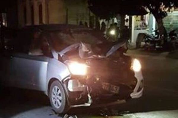 Trêu chọc CSGT kiểm tra nồng độ cồn, thanh niên lao xe máy vào ô tô tử vong-3