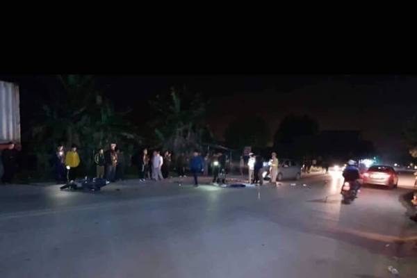 Trêu chọc CSGT kiểm tra nồng độ cồn, thanh niên lao xe máy vào ô tô tử vong-1