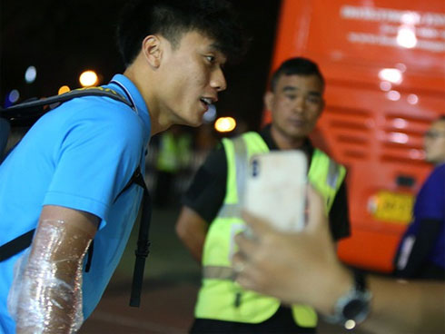 HLV Park Hang-seo chăm sóc từng học trò sau trận đấu kiệt sức với U23 Jordan-17