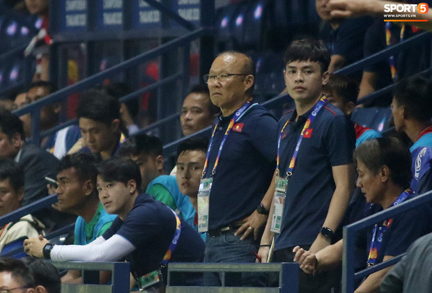 HLV Park Hang-seo chăm sóc từng học trò sau trận đấu kiệt sức với U23 Jordan-3