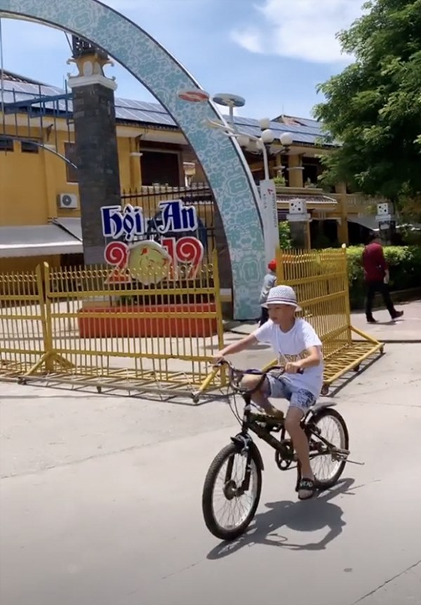 Subeo càng lớn càng thể hiện 1 nét tính cách đặc biệt, không ai tin đây là con nhà đại gia-6