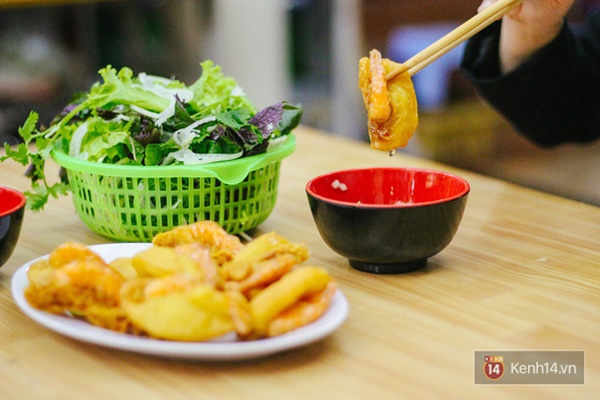 Lên sóng CNN, bánh tôm hồ Tây có gì mà tạo nét riêng ẩm thực Hà thành, thu hút bạn bè thế giới đến vậy?-6