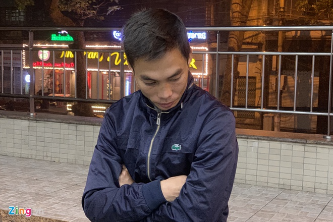 Gã chém phụ nữ liên tiếp trên cầu là đồng nghiệp cũ của nạn nhân-1