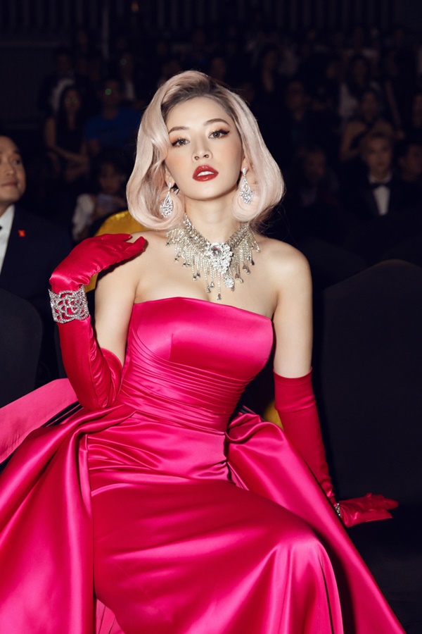 Đại hội vòng eo 5x:&nbsp;Ngọc Trinh, Chi Pu, Elly Trần ai xuất sắc nhất?-3