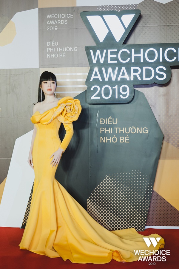 Đại hội vòng eo 5x:&nbsp;Ngọc Trinh, Chi Pu, Elly Trần ai xuất sắc nhất?-8