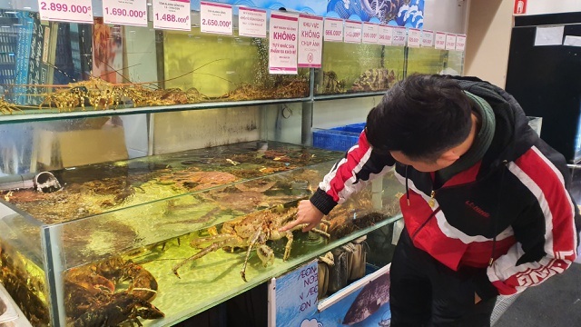 Ít đi nhậu, chồng tiết kiệm tiền mua hải sản nhập khẩu tẩm bổ cho vợ con-2