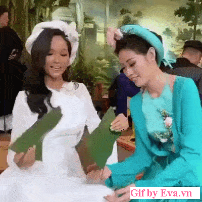 HHen Niê điệu đà làm bánh chưng, khác hẳn cảnh xuề xoà ăn bún lề đường trước đó-1