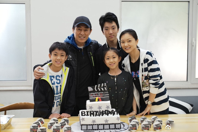 Trương Nghệ Mưu: Bỏ vợ khi thành danh, kết hôn với học trò kém 31 tuổi-9