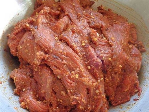 Mua ngoài&nbsp;không đảm bảo, mẹ vào bếp làm bò khô hấp dẫn đón Tết ai cũng mê-3