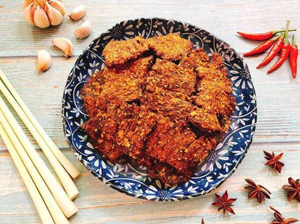 Mua ngoài&nbsp;không đảm bảo, mẹ vào bếp làm bò khô hấp dẫn đón Tết ai cũng mê-6