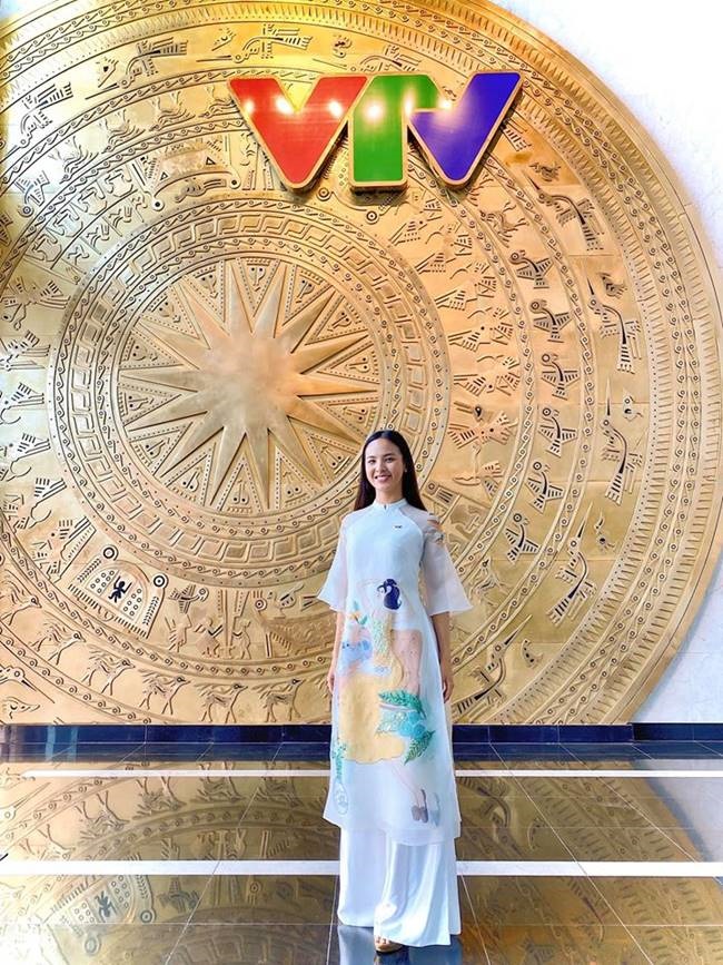 3 hoa khôi thành BTV trẻ nhất nhì VTV: Người mặc gợi cảm, người bị nhắc vì đơn sơ-15