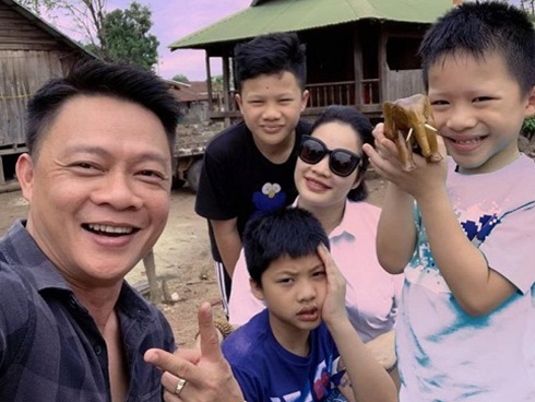 BTV Quang Minh tự cách ly, tình nguyện đóng quán ăn-2