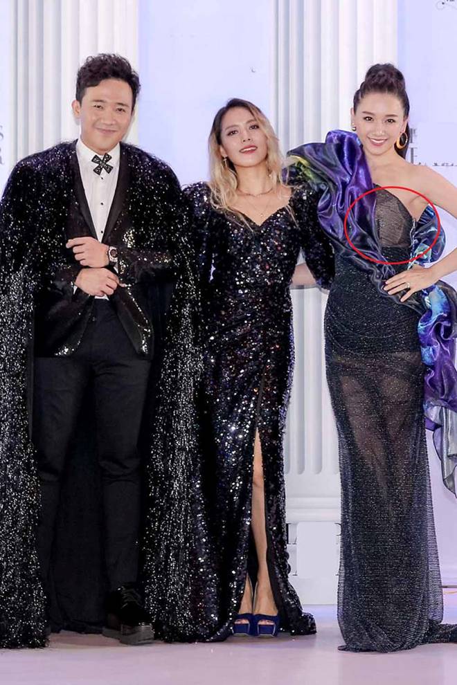 Diện cùng mẫu váy, Hari Won và Angela Phương Trinh chia nhau giải mặc xấu vì lộ mút ngực-6