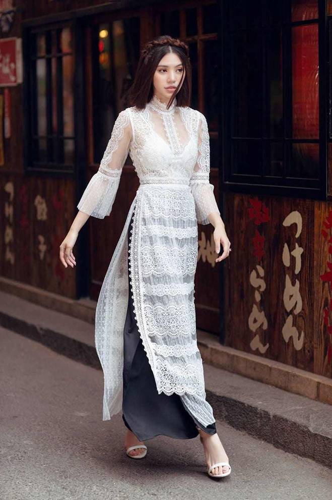 Diện cùng mẫu váy, Hari Won và Angela Phương Trinh chia nhau giải mặc xấu vì lộ mút ngực-9
