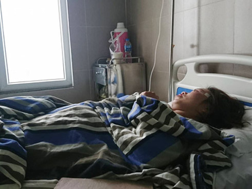 Thương tâm: Người đàn ông tử vong dưới mương nước khi đi mò cua trong đêm, để lại 4 con thơ dại cùng người vợ đau ốm-2