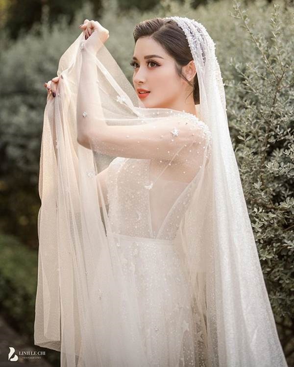 Á hậu Huyền My tung ảnh cưới đẹp như mơ dịp cuối năm khiến fans xôn xao-4