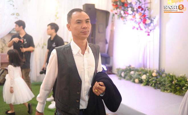 Đám hỏi trung vệ Duy Mạnh - Quỳnh Anh: Chủ rể ngại ngùng khi đặt chân tới nhà gái-21