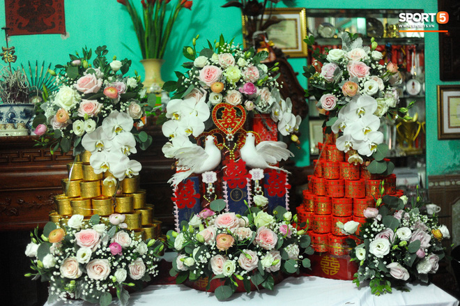 Đám hỏi trung vệ Duy Mạnh - Quỳnh Anh: Chủ rể ngại ngùng khi đặt chân tới nhà gái-31