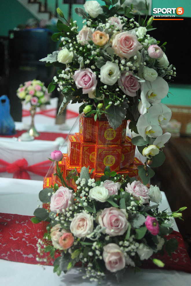 Đám hỏi trung vệ Duy Mạnh - Quỳnh Anh: Chủ rể ngại ngùng khi đặt chân tới nhà gái-30