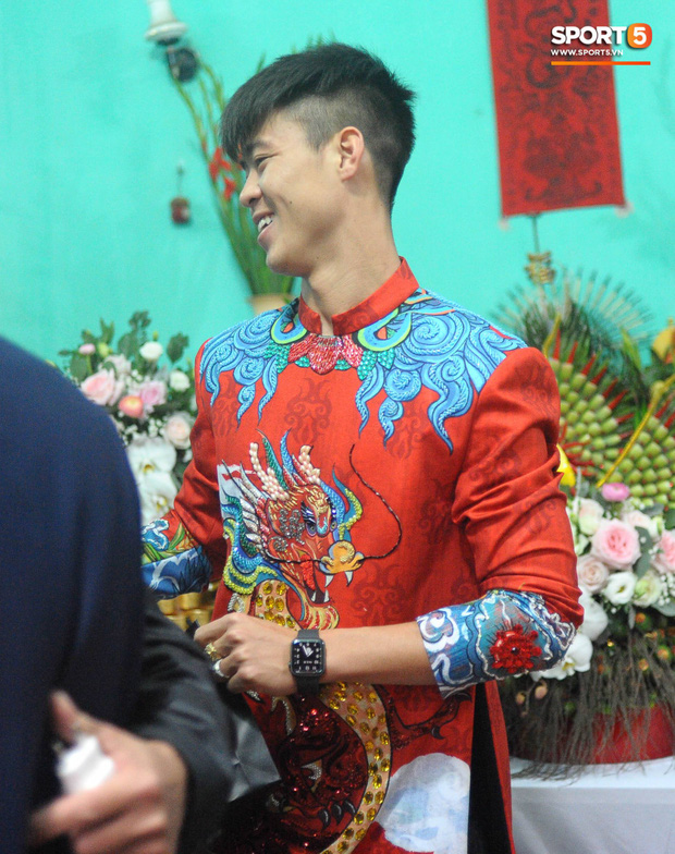 Đám hỏi trung vệ Duy Mạnh - Quỳnh Anh: Chủ rể ngại ngùng khi đặt chân tới nhà gái-26