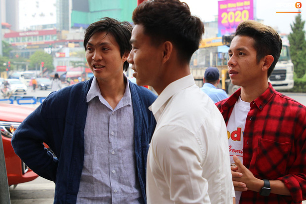 Dàn cầu thủ HAGL đổ bộ xuống đám hỏi của Duy Mạnh: Ai cũng tươi rói nhưng chiếm spotlight là Tuấn Anh với sự giản dị của anh chàng-2