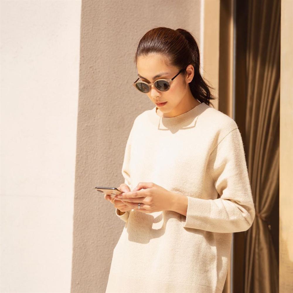 Tuần giáp Tết sao Việt lên đồ ngược: Ngọc Trinh không hở hang, HH Tiểu Vy gợi cảm đốt mắt bất chấp việc vòng 1 như lặn mất tăm-5