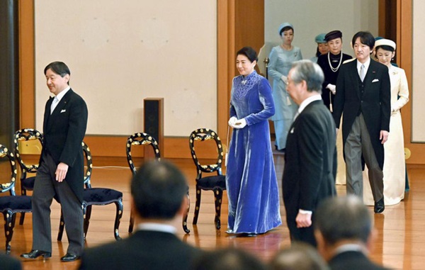 Nữ hoàng Anh đưa ra thông báo mới khiến nhiều người bất ngờ cho thấy vợ chồng Meghan Markle bắt đầu bị quên lãng-2