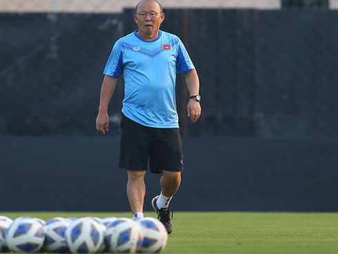 Lộ diện tổ trọng tài điều khiển trận cầu sinh tử của U23 Việt Nam: Cực kỳ lo về người điều hành phòng VAR-5