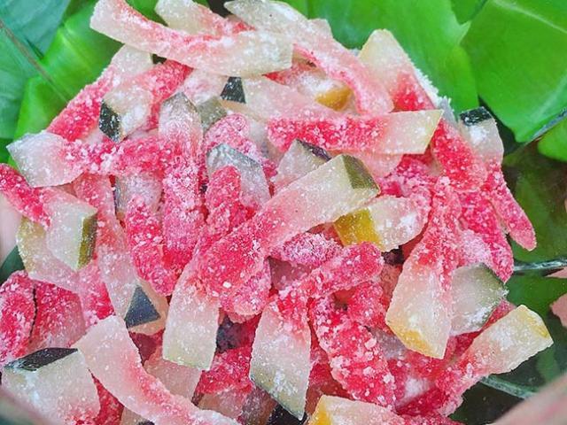 Chuyện lạ Hà thành, nhà giàu gom đồ bỏ đi làm mứt Tết đãi khách-1