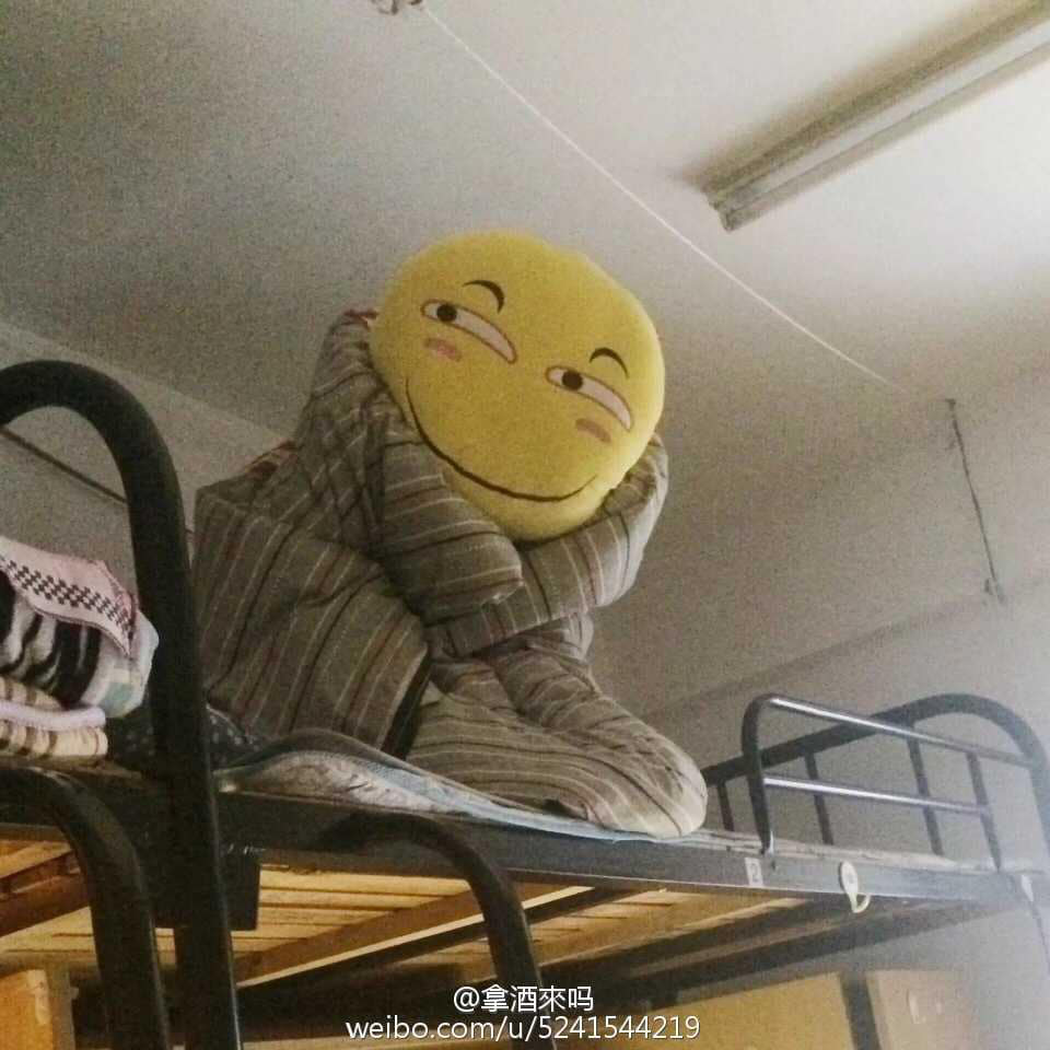 Giáo viên chủ nhiệm đến kiểm tra kí túc xá bị học trò cả gan hù dọa, thầy tung đòn trị ngay hội nhất quỷ nhì ma-9