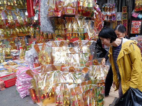 Chợ Hà Nội, khắp nơi đỏ rực một màu cá chép-10