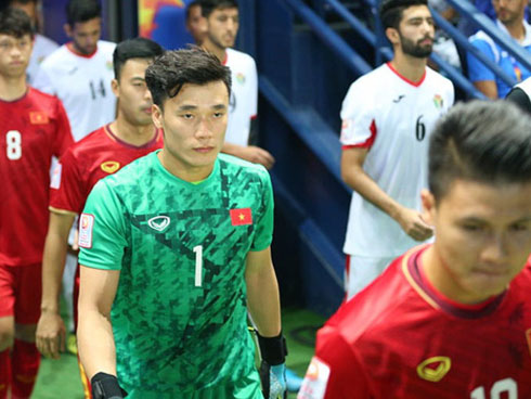 Quang Hải im tiếng, ai sẽ là người sẽ giải cứu thầy Park trước U23 Triều Tiên?-3