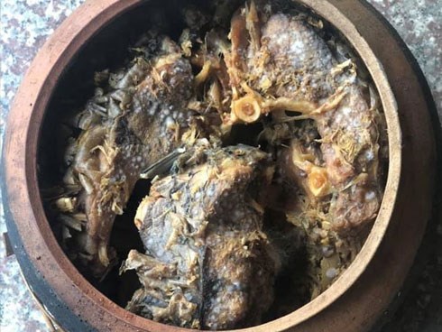 Thực hư nồi cá kho làng Vũ Đại bị tố nấm mốc: Con trai chủ cơ sở phản bác