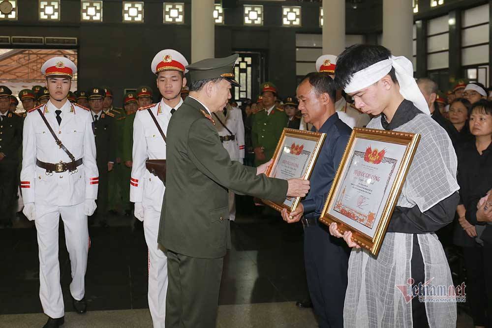 Lời lay động tiễn đưa 3 chiến sĩ hy sinh ở Đồng Tâm-3