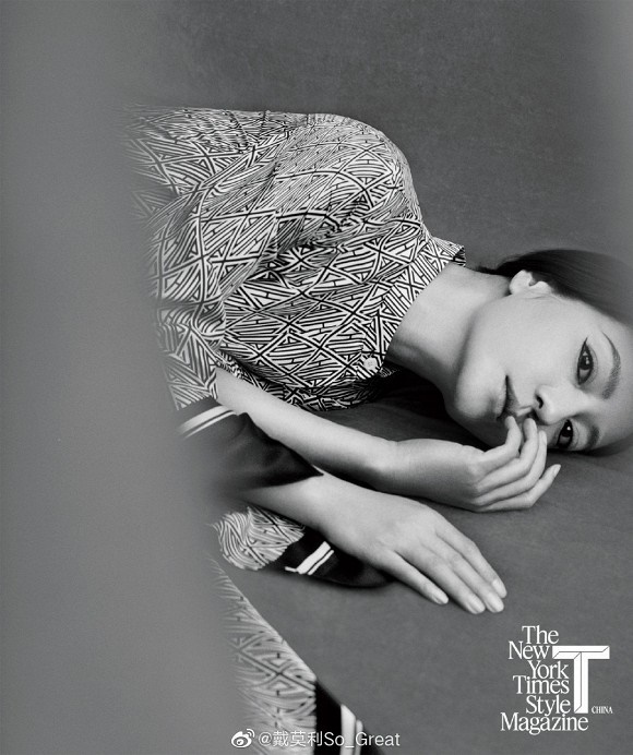 Triệu Vy gây thương nhớ vì nhan sắc khiến người ta kinh ngạc ở tuổi 43-6