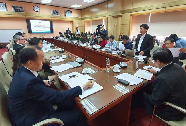 Chuyên gia đánh giá nguy cơ dịch bệnh viêm phổi cấp lây truyền vào Việt Nam: Không phải chuyện đùa!-1