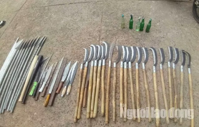 Kinh hoàng 49 thanh thiếu niên dùng hung khí, bom xăng chuẩn bị hỗn chiến-2