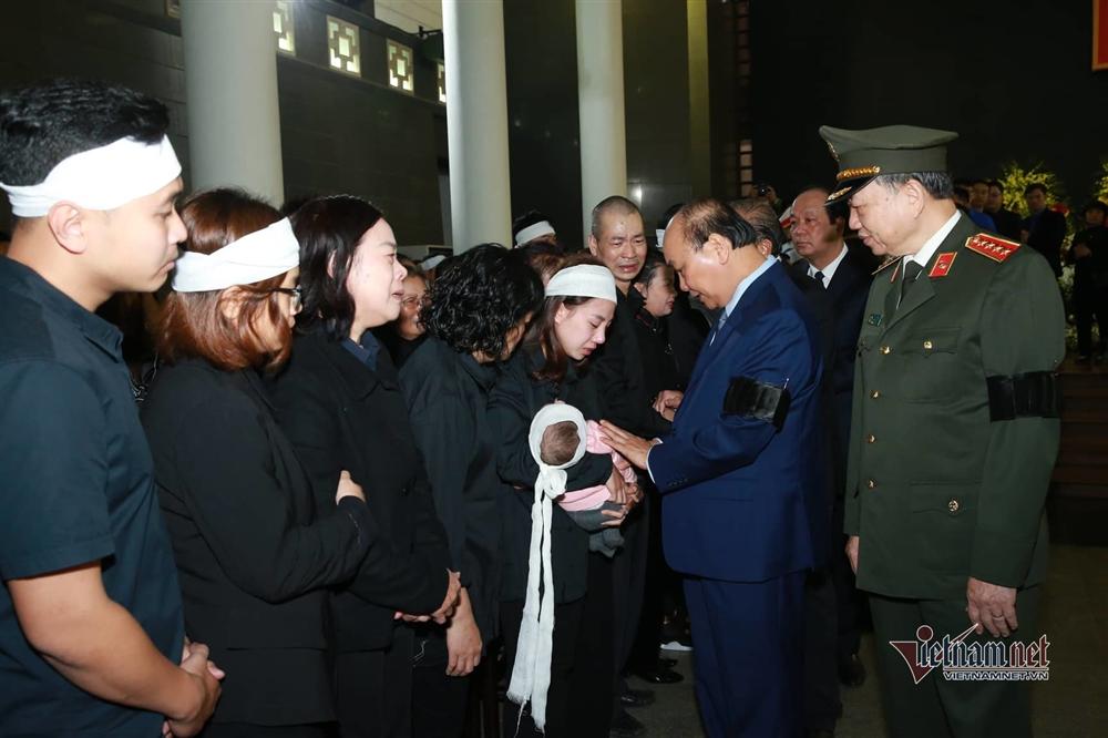 Xót xa dải tang trắng trong lễ tang 3 liệt sĩ hy sinh ở Đồng Tâm-5