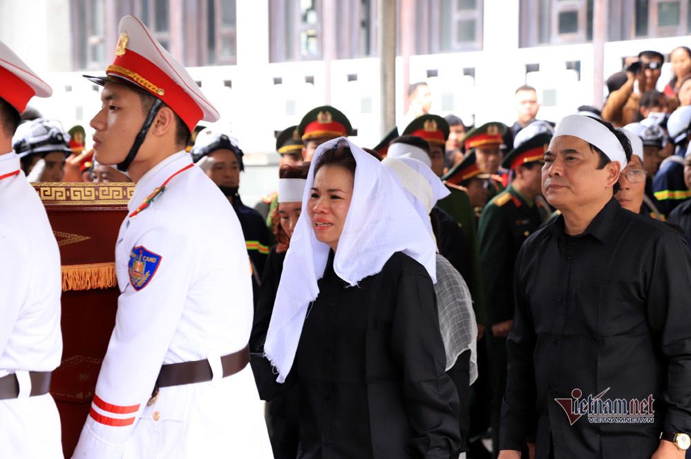 Xót xa dải tang trắng trong lễ tang 3 liệt sĩ hy sinh ở Đồng Tâm-10
