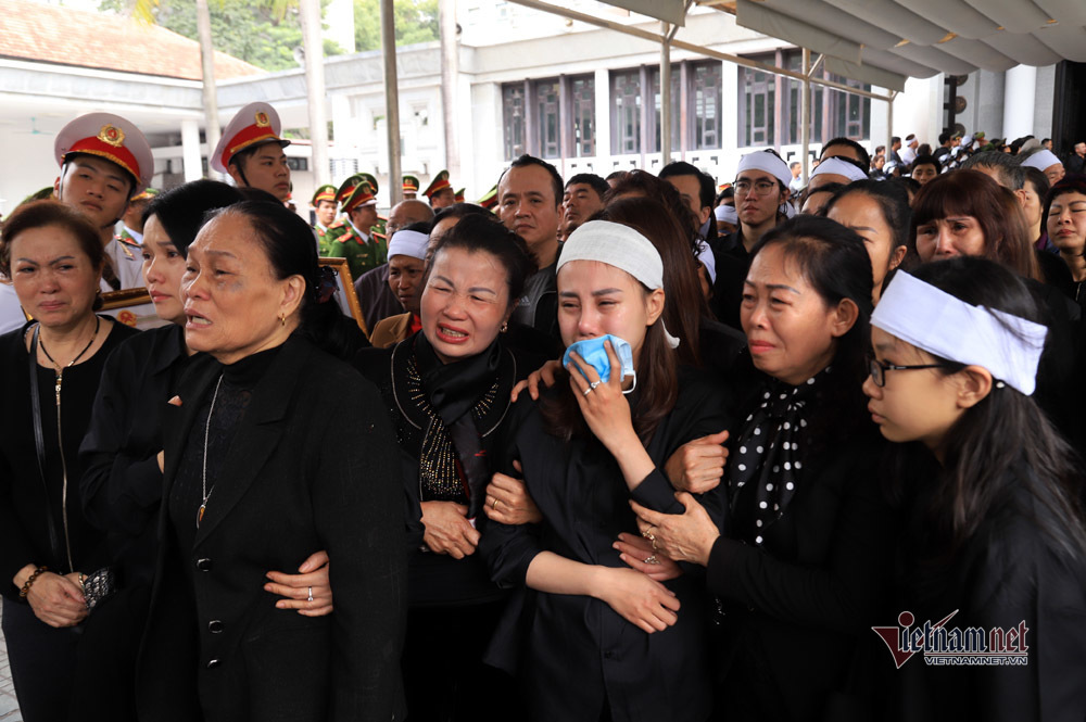 Xót xa dải tang trắng trong lễ tang 3 liệt sĩ hy sinh ở Đồng Tâm-11